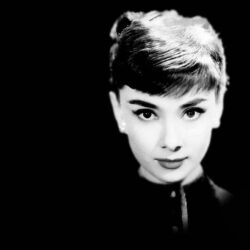 Download Audrey Hepburn Wallpapers