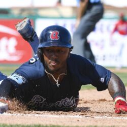 Braves promote Ozzie Albies to majors