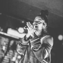 Ella Mai live in NYC at the Mercury Lounge. Photos by Catherine