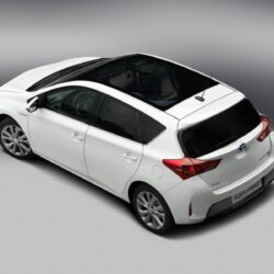 Toyota Auris Hybrid 2013 Widescreen Exotic Car Wallpapers of 24