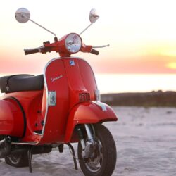 A Vespa PX 125 motorcycles HD Wallpapers