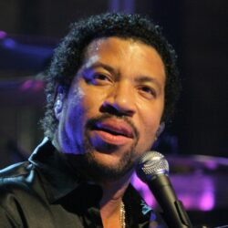 Lionel Richie…awesome voice.