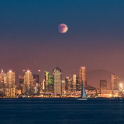 Supermoon Eclipse over San Diego ❤ 4K HD Desktop Wallpapers for 4K