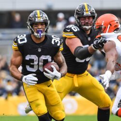 Steelers OG DeCastro: ‘Doesn’t matter’ if Bell reports