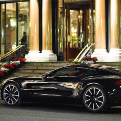 O Aston Martin One 77