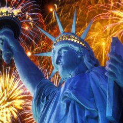 4th of July Fireworks in Statue of Liberty Exclusive HD Wallpapers
