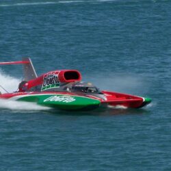 Racing high speed boat real high definition wallpapers