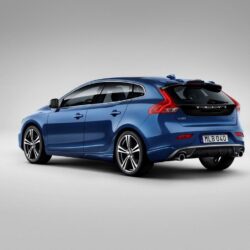 2017 Volvo V40 Facelift Out, Gets New Family Face