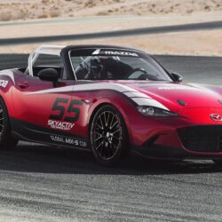Red mazda mx 5 cup 2016
