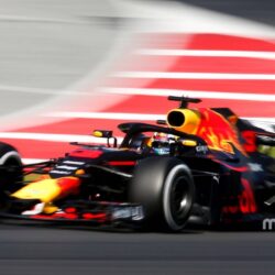 Hamilton thinks Red Bull could be fastest come Melbourne F1 race