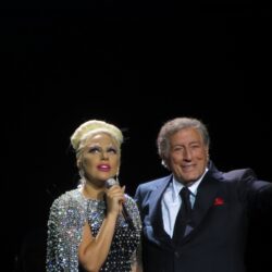 File:Tony Bennett & Lady GaGa, Cheek to Cheek Tour 02