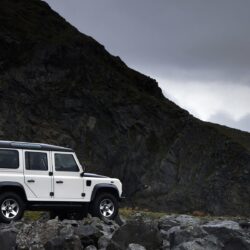 Land Rover Defender Wallpapers Group with 35 items