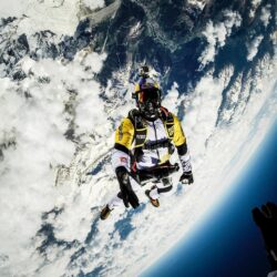 10,000m Mont Blanc skydive *video*