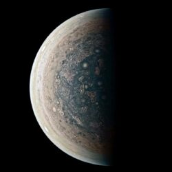 Enjoy This Lovely Wallpapers of Jupiter from Below