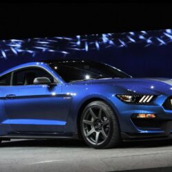2016 Ford Shelby GT350R Mustang 2 Wallpapers