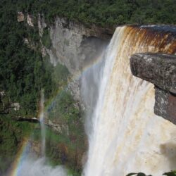 File:Kaieteur Falls closeup