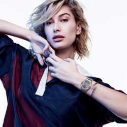 Hailey Baldwin, supermodel and fiancé of Justin Bieber, signed as