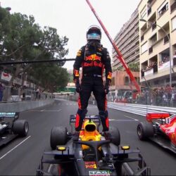 Wallpaper: Daniel Ricciardo stands victorious at Monaco