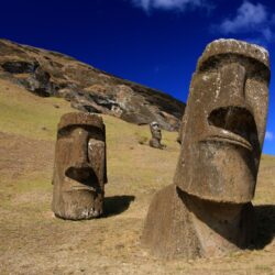 File:Moai at Rano Raraku