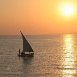 Wallpapers the ocean, boat, morning, sail, fishermen, sunset