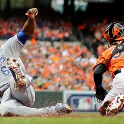 ALCS Game 2: Cain raises Royals by matching Brett, snatching