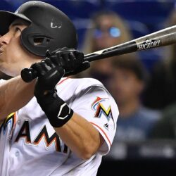 MLB hot stove: Phillies acquire J.T. Realmuto from Marlins