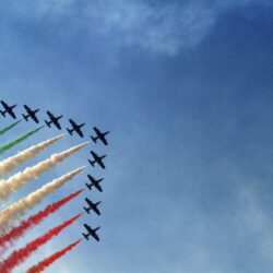 airplanes flags italian italy contrails acrobatics frecce